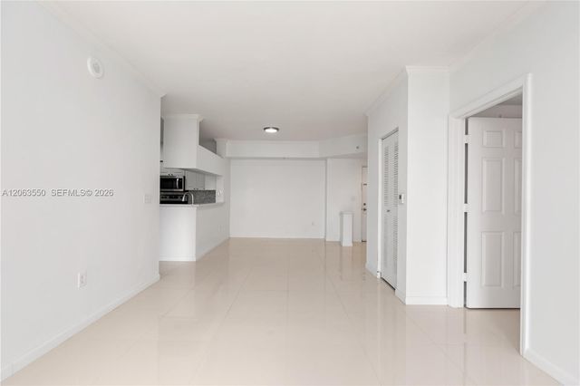 17100 N Bay Road 1712, Sunny Isles Beach, FL 33160