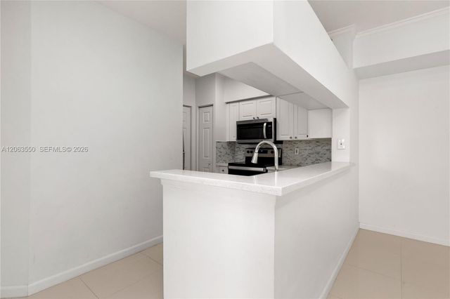 17100 N Bay Road 1712, Sunny Isles Beach, FL 33160