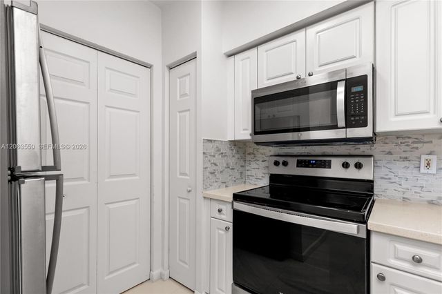 17100 N Bay Road 1712, Sunny Isles Beach, FL 33160