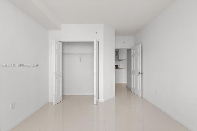 17100 N Bay Road 1712, Sunny Isles Beach, FL 33160