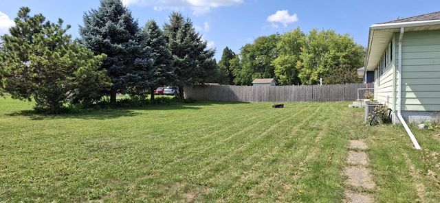 863 West STREET, Watertown, WI 53094