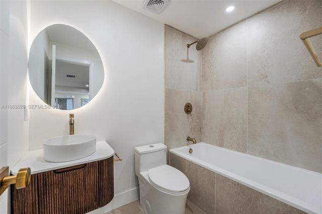 1065 NW 50th St, Miami, FL 33127