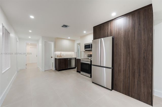 1065 NW 50th St, Miami, FL 33127