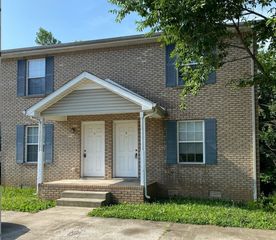 296 Raleigh Dr Apt D, Clarksville, TN 37043