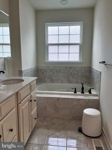 5428 STREAM BANK LN, Greenbelt, MD 20770