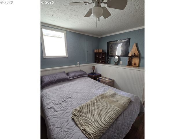 -1 S MAIN St, Union, OR 97883