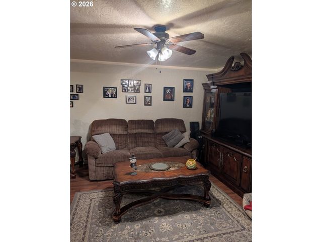 -1 S MAIN St, Union, OR 97883