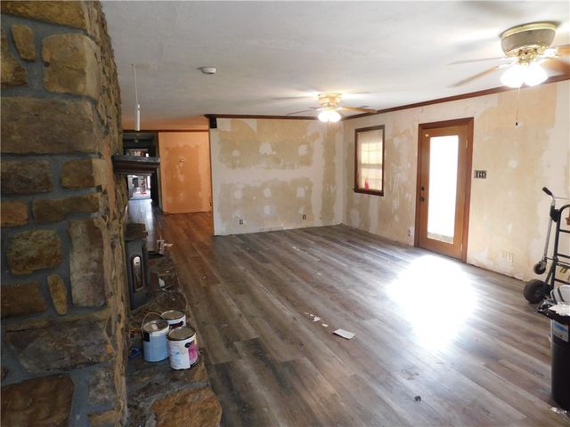 16085 S Highway 265, West Fork, AR 72774