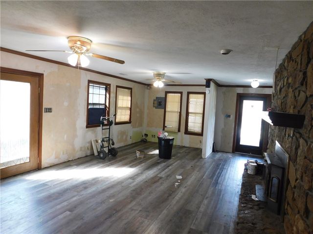 16085 S Highway 265, West Fork, AR 72774