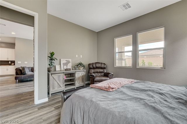 10241 Skye Run Avenue, Las Vegas, NV 89166