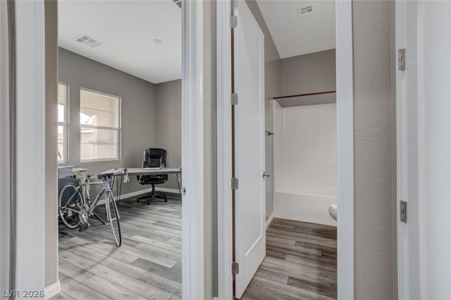 10241 Skye Run Avenue, Las Vegas, NV 89166