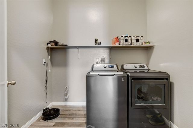 10241 Skye Run Avenue, Las Vegas, NV 89166