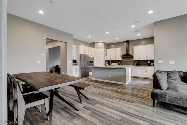 10241 Skye Run Avenue, Las Vegas, NV 89166