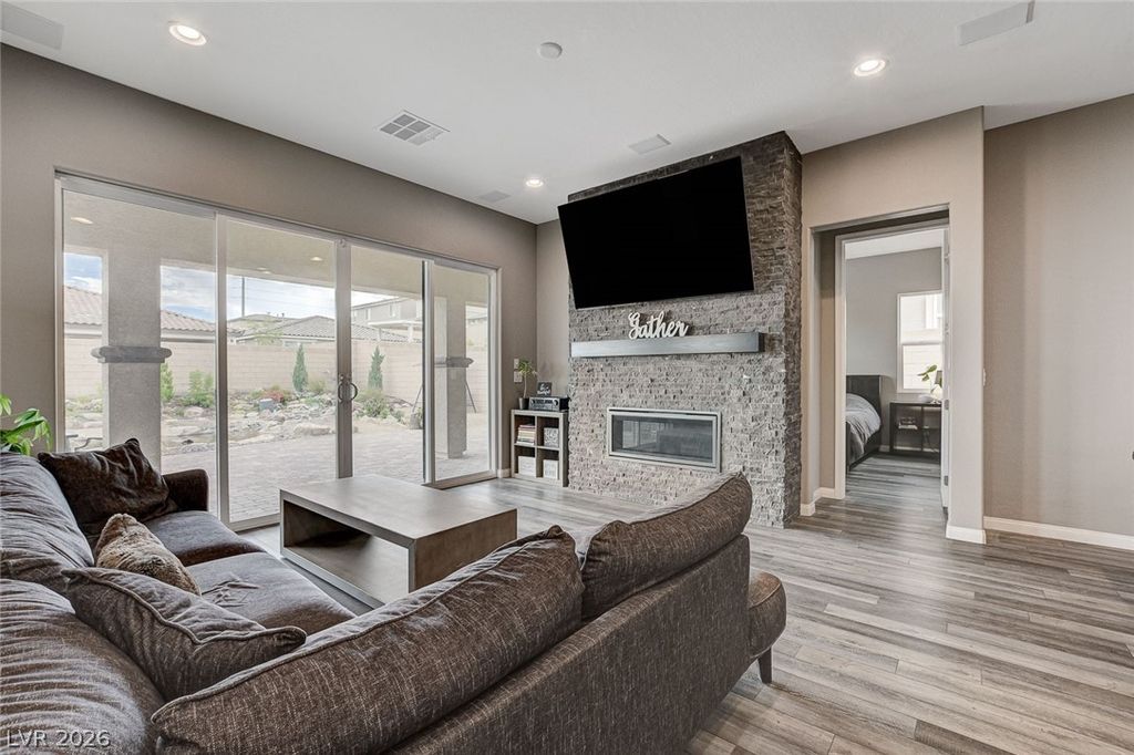10241 Skye Run Avenue, Las Vegas, NV 89166 — photo 4