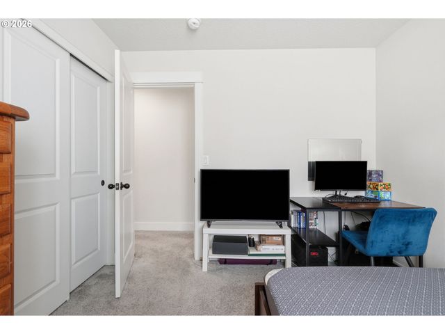 10045 Se CLINTON St, Portland, OR 97266
