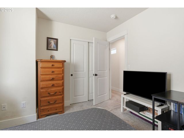 10045 Se CLINTON St, Portland, OR 97266