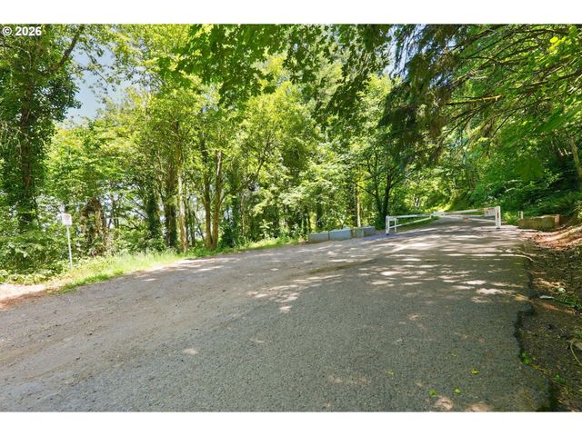 10045 Se CLINTON St, Portland, OR 97266