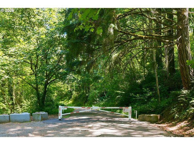 10045 Se CLINTON St, Portland, OR 97266