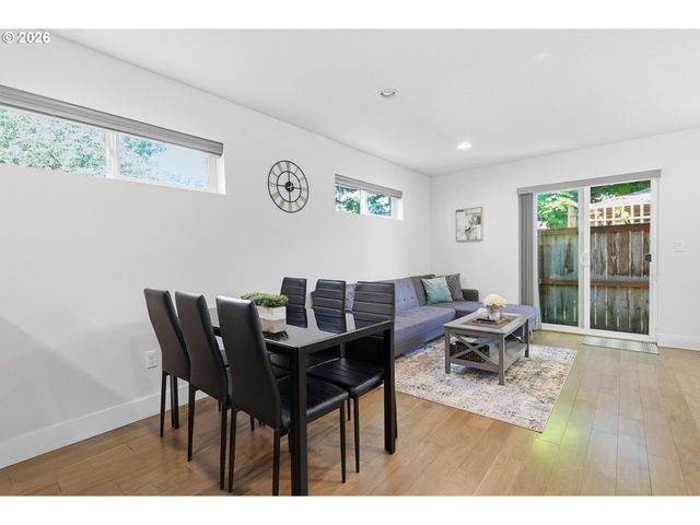 10045 Se CLINTON St, Portland, OR 97266
