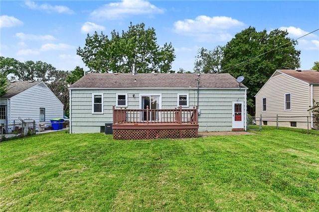9517 Summit Street, Lenexa, KS 66215