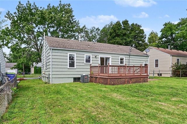 9517 Summit Street, Lenexa, KS 66215