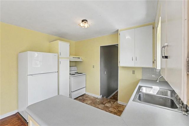 9517 Summit Street, Lenexa, KS 66215