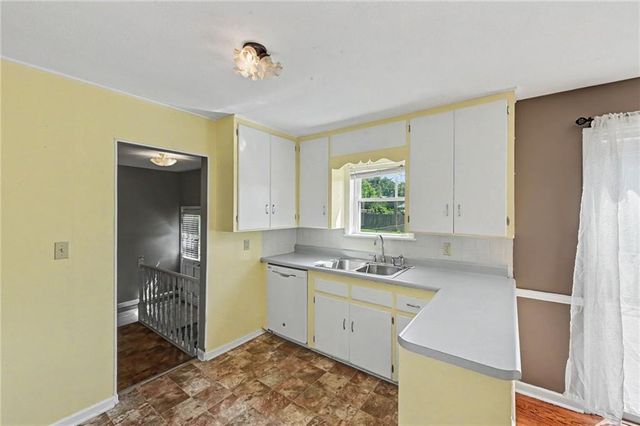 9517 Summit Street, Lenexa, KS 66215