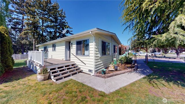 4317 Hamilton Drive, Oak Harbor, WA 98277