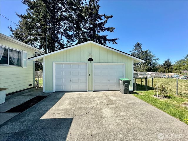 4317 Hamilton Drive, Oak Harbor, WA 98277