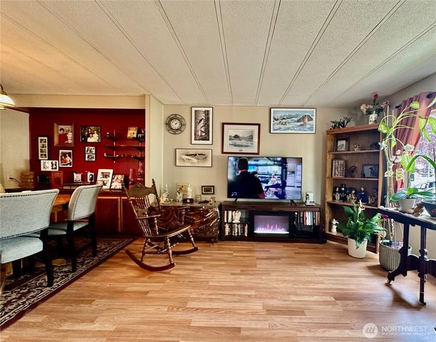 4317 Hamilton Drive, Oak Harbor, WA 98277