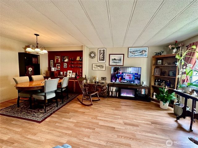 4317 Hamilton Drive, Oak Harbor, WA 98277