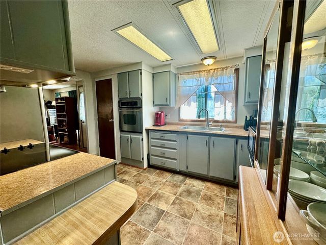 4317 Hamilton Drive, Oak Harbor, WA 98277