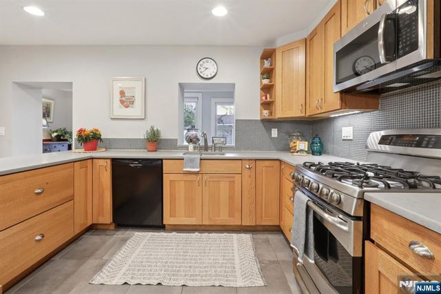 204 Garden Street 1, Hoboken, NJ 07030