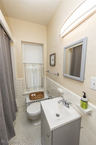 2330 Euclid Heights Boulevard 105, Cleveland Heights, OH 44106