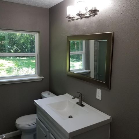 5910 Van Fleet Street, Houston, TX 77033