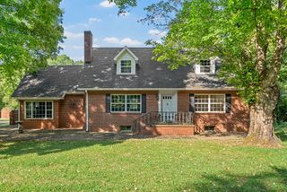 1523 Madison St, Clarksville, TN 37040