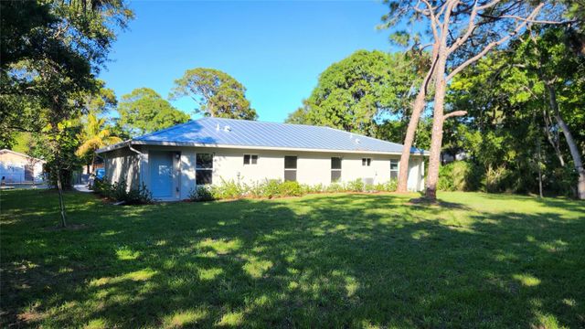 2703 Avenue G A, Fort Pierce, FL 34947