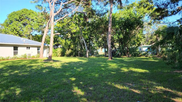 2703 Avenue G A, Fort Pierce, FL 34947