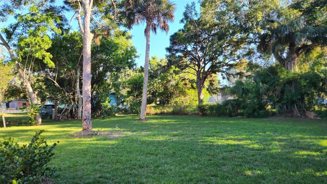 2703 Avenue G A, Fort Pierce, FL 34947