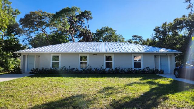 2703 Avenue G A, Fort Pierce, FL 34947