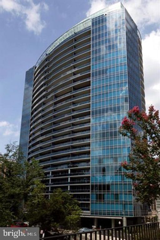 1881 N NASH ST #210, Arlington, VA 22209