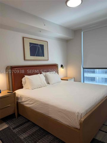 11 NE 6th St 705, Miami, FL 33132