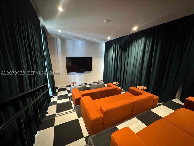 11 NE 6th St 705, Miami, FL 33132
