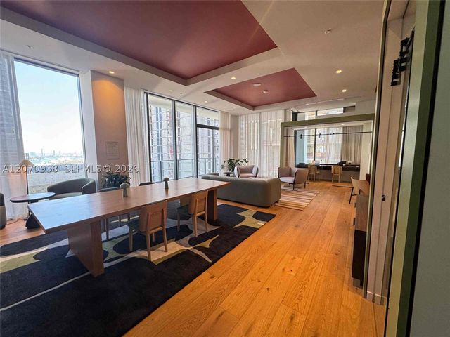 11 NE 6th St 705, Miami, FL 33132