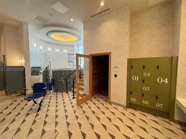 11 NE 6th St 705, Miami, FL 33132