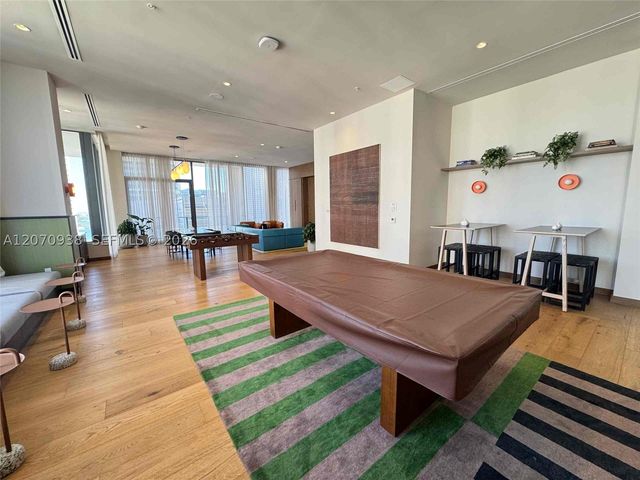 11 NE 6th St 705, Miami, FL 33132