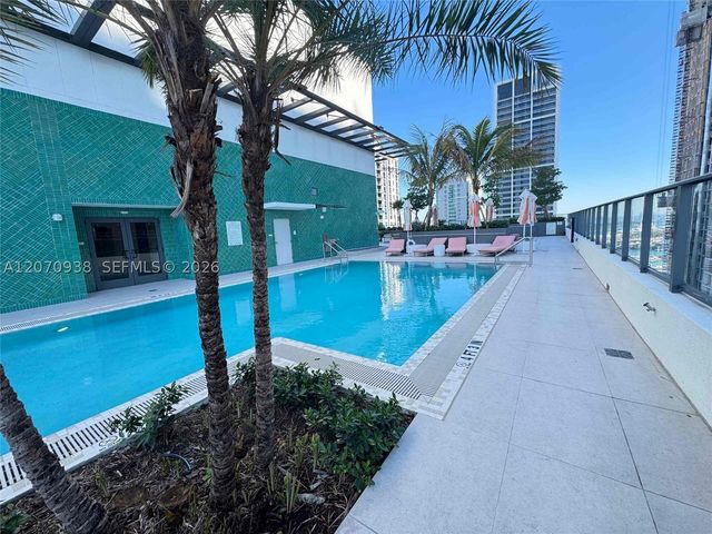 11 NE 6th St 705, Miami, FL 33132