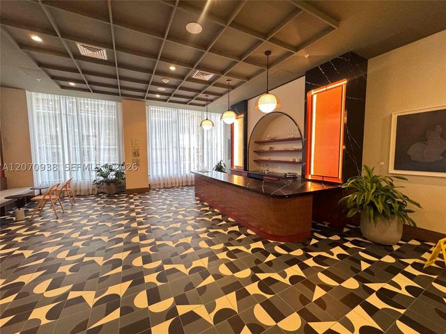 11 NE 6th St 705, Miami, FL 33132