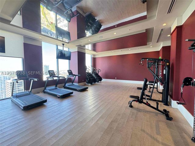 11 NE 6th St 705, Miami, FL 33132