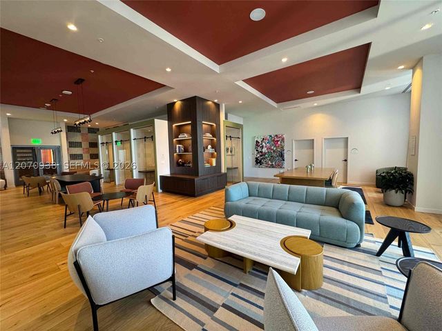 11 NE 6th St 705, Miami, FL 33132